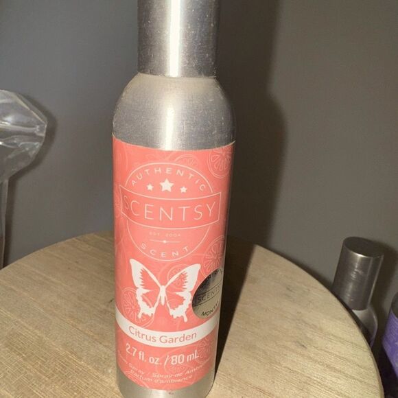 SCENTSY ROOM FRAGRANCE [CITRUS GARDEN] - Picture 1 of 2